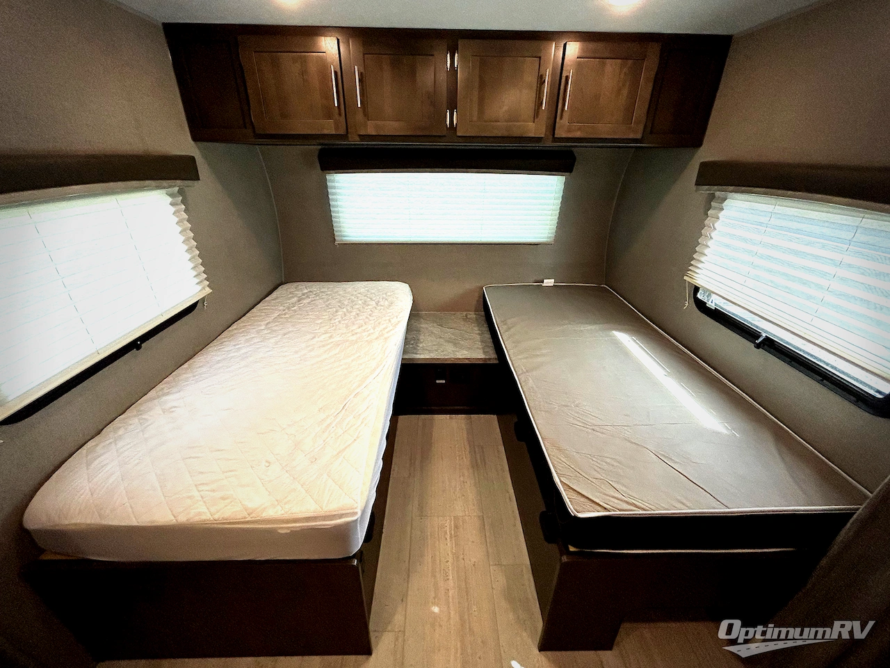 2021 Forest River Rockwood Mini Lite 2204S Photo 8
