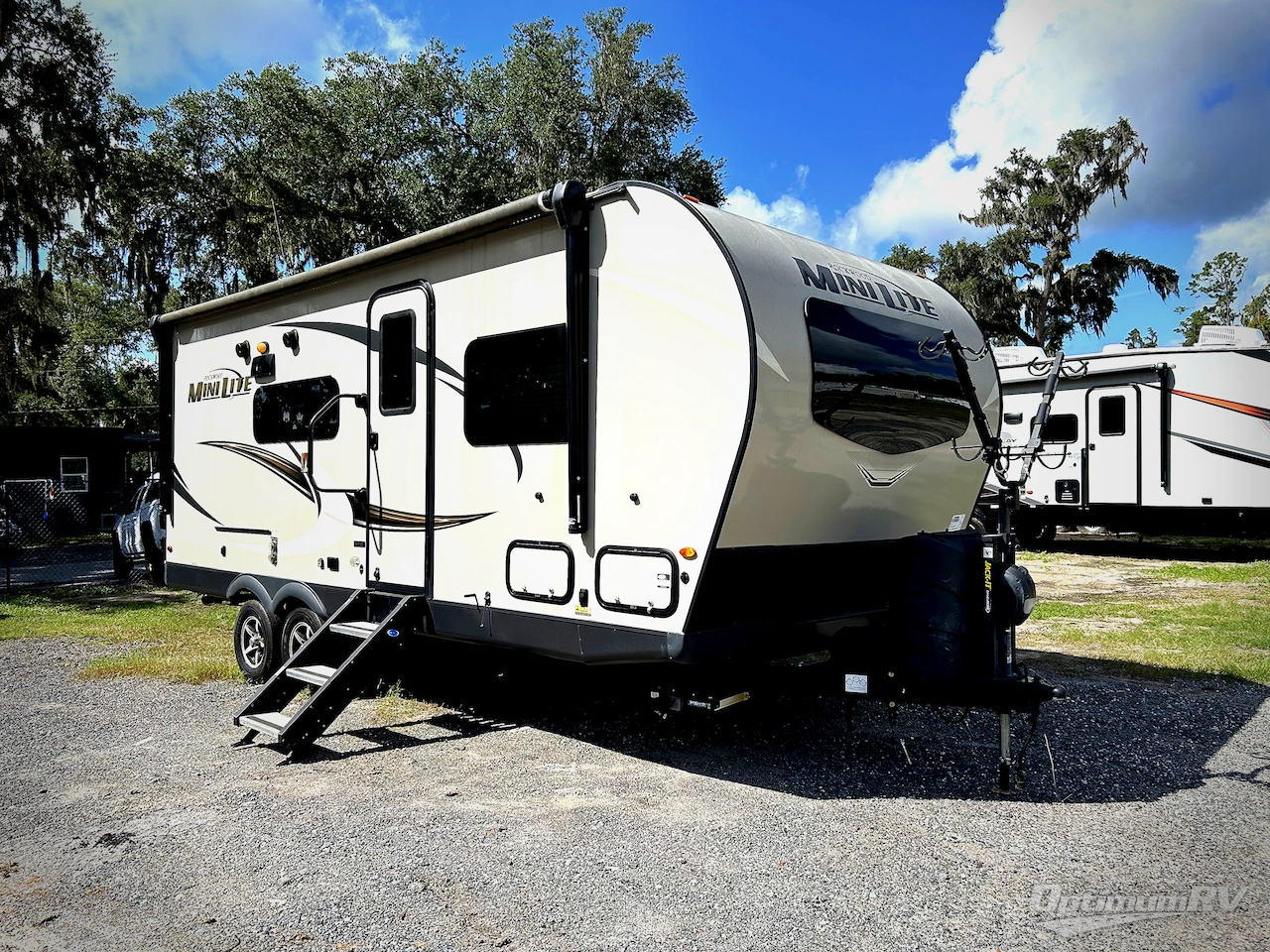 2021 Forest River Rockwood Mini Lite 2204S Photo 1