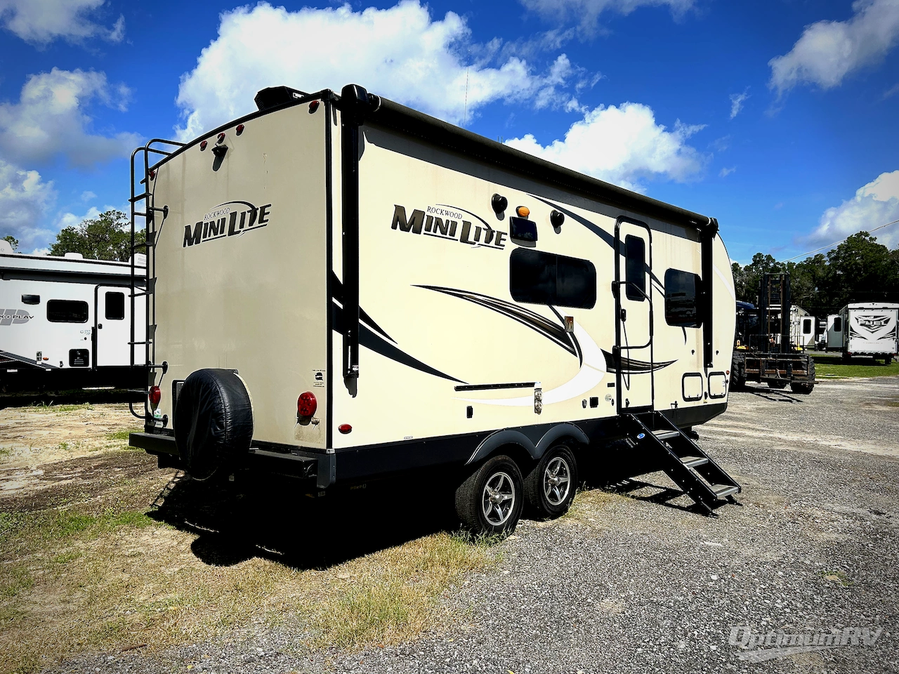 2021 Forest River Rockwood Mini Lite 2204S Photo 2