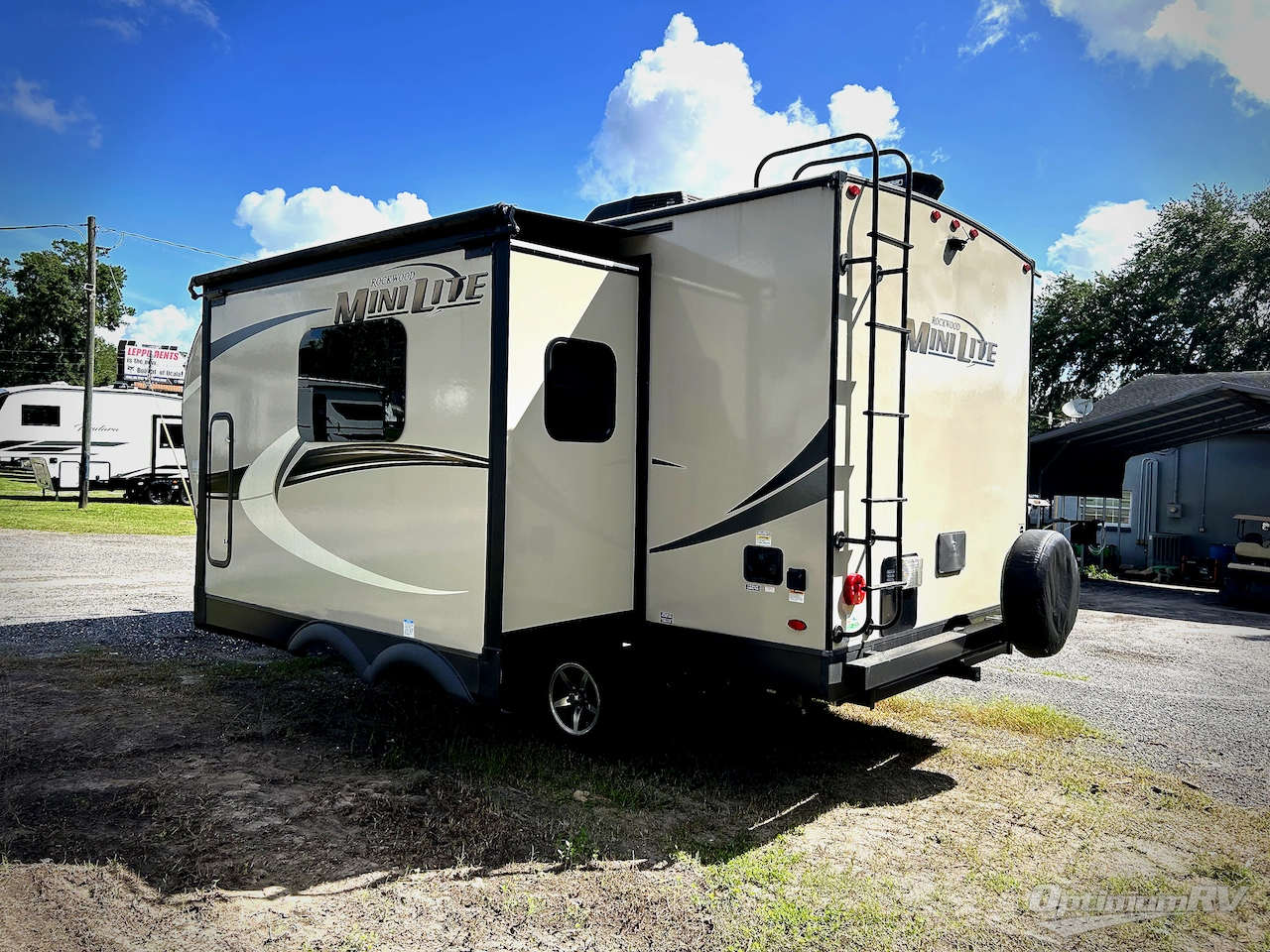 2021 Forest River Rockwood Mini Lite 2204S Photo 3