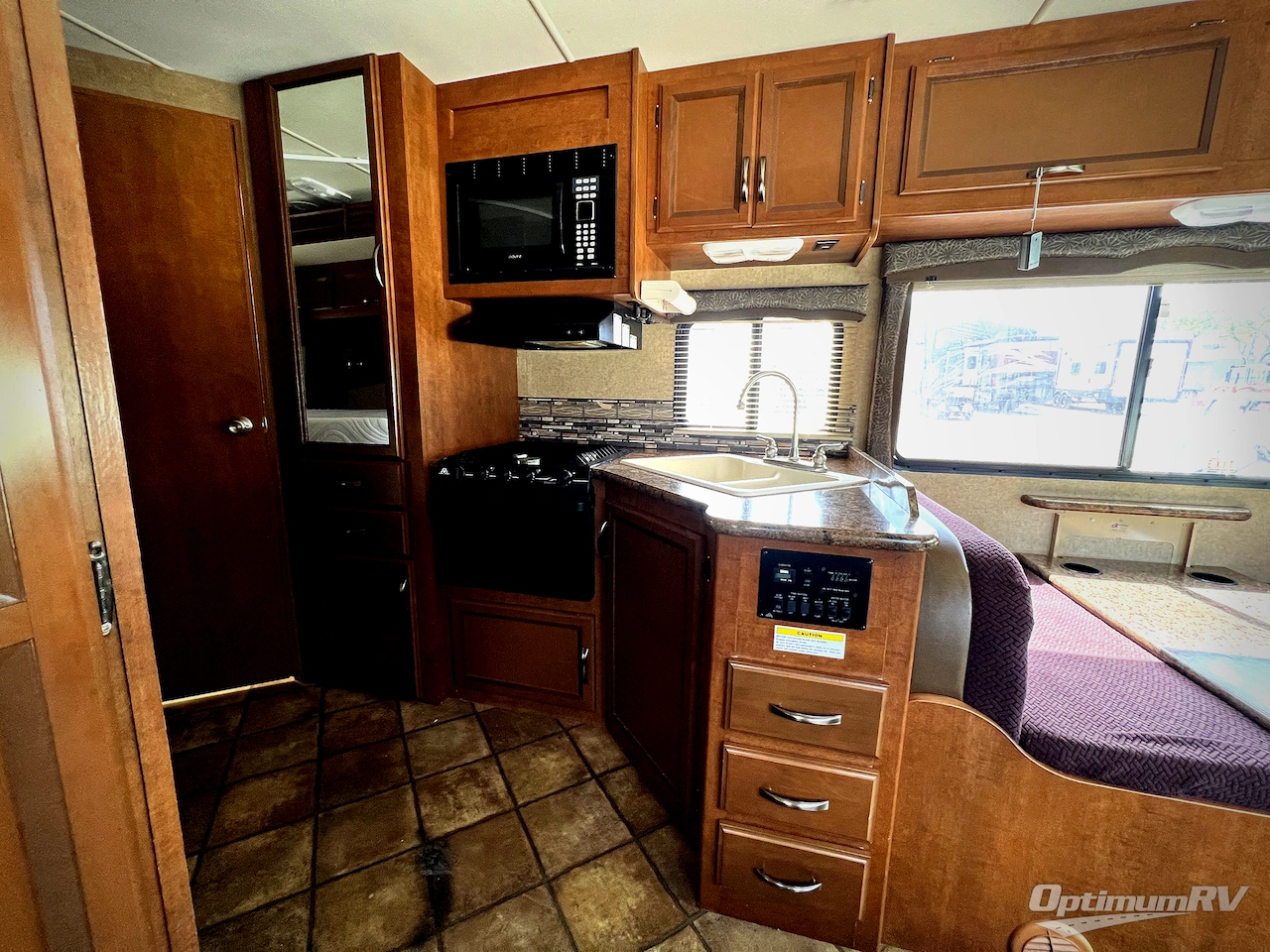 2014 Thor Chateau 26A Photo 10