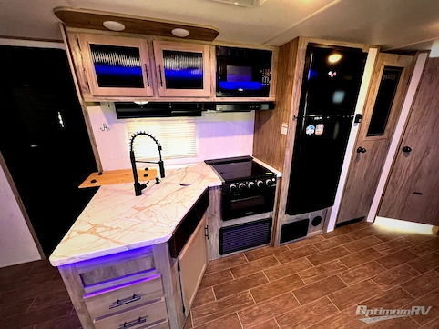 2022 Forest River Cherokee Alpha Wolf 26DBH-L RV Photo 2