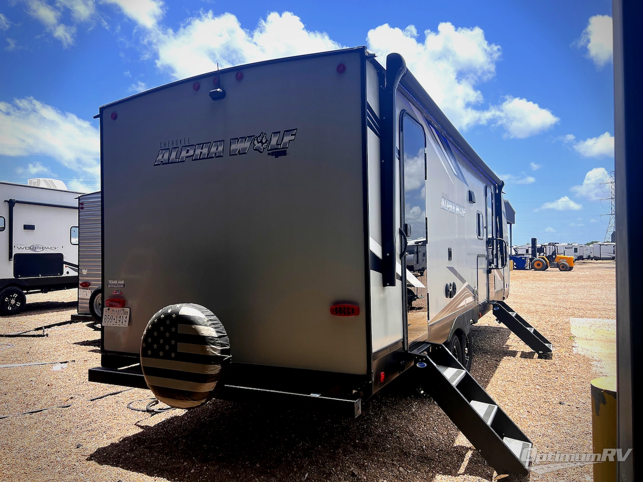 2022 Forest River Cherokee Alpha Wolf 26DBH-L Photo 2
