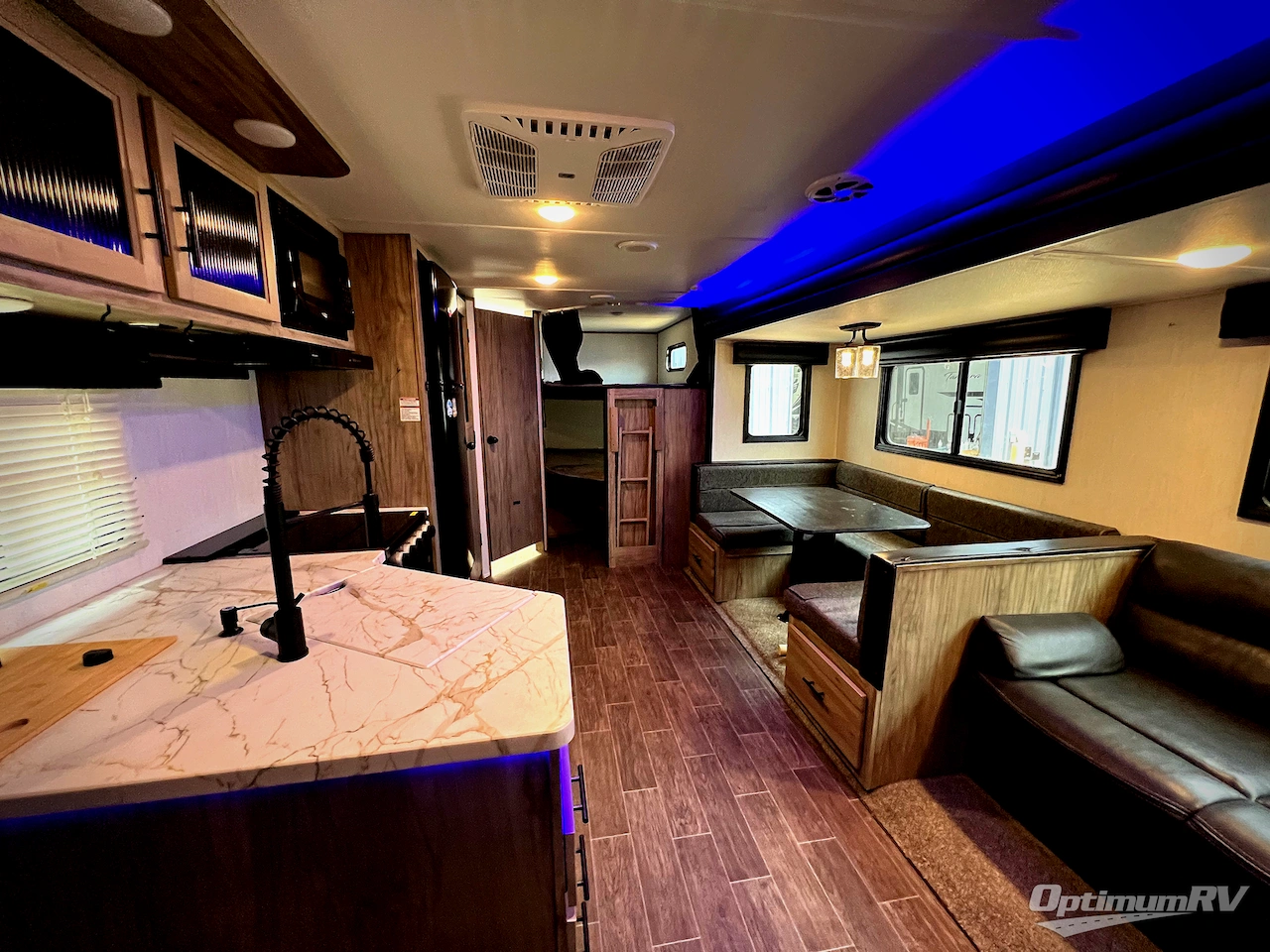 2022 Forest River Cherokee Alpha Wolf 26DBH-L Photo 4