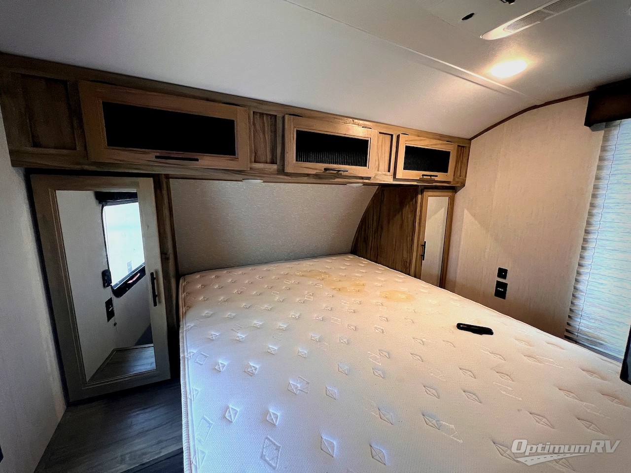 2022 Forest River Cherokee Alpha Wolf 26DBH-L Photo 17