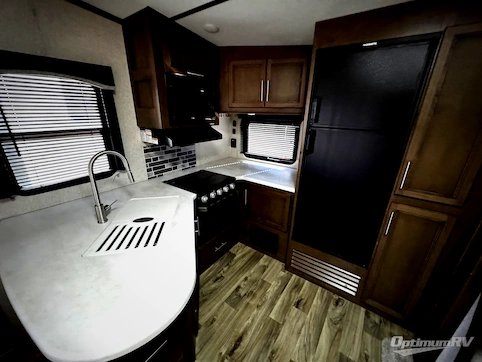 2020 Keystone Cougar Half-Ton 29RKS RV Photo 3