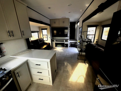 2026 Prime Time Crusader KING33 RV Photo 3