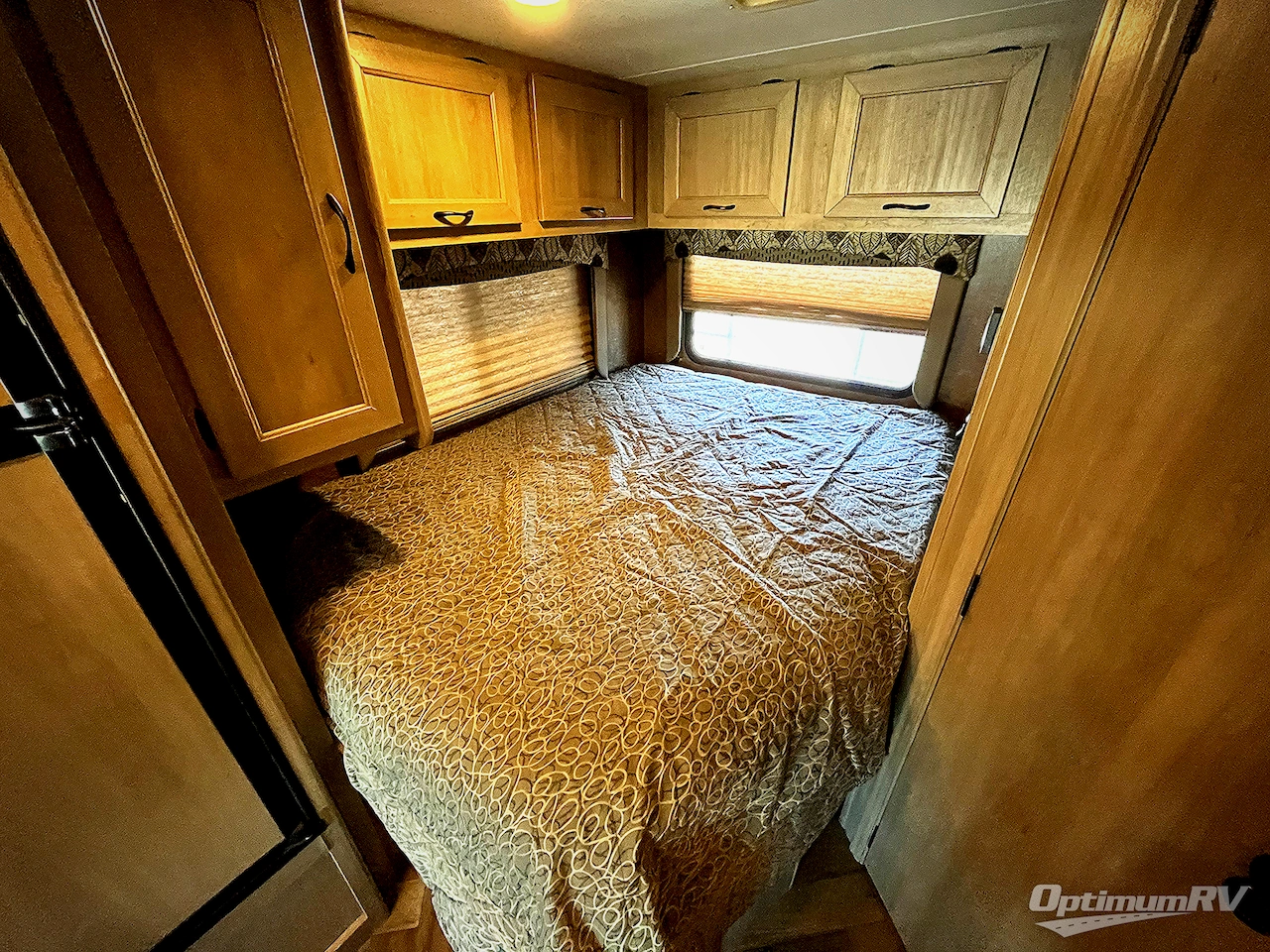 2016 Coachmen Freelander 21QB  Ford 350 Photo 18