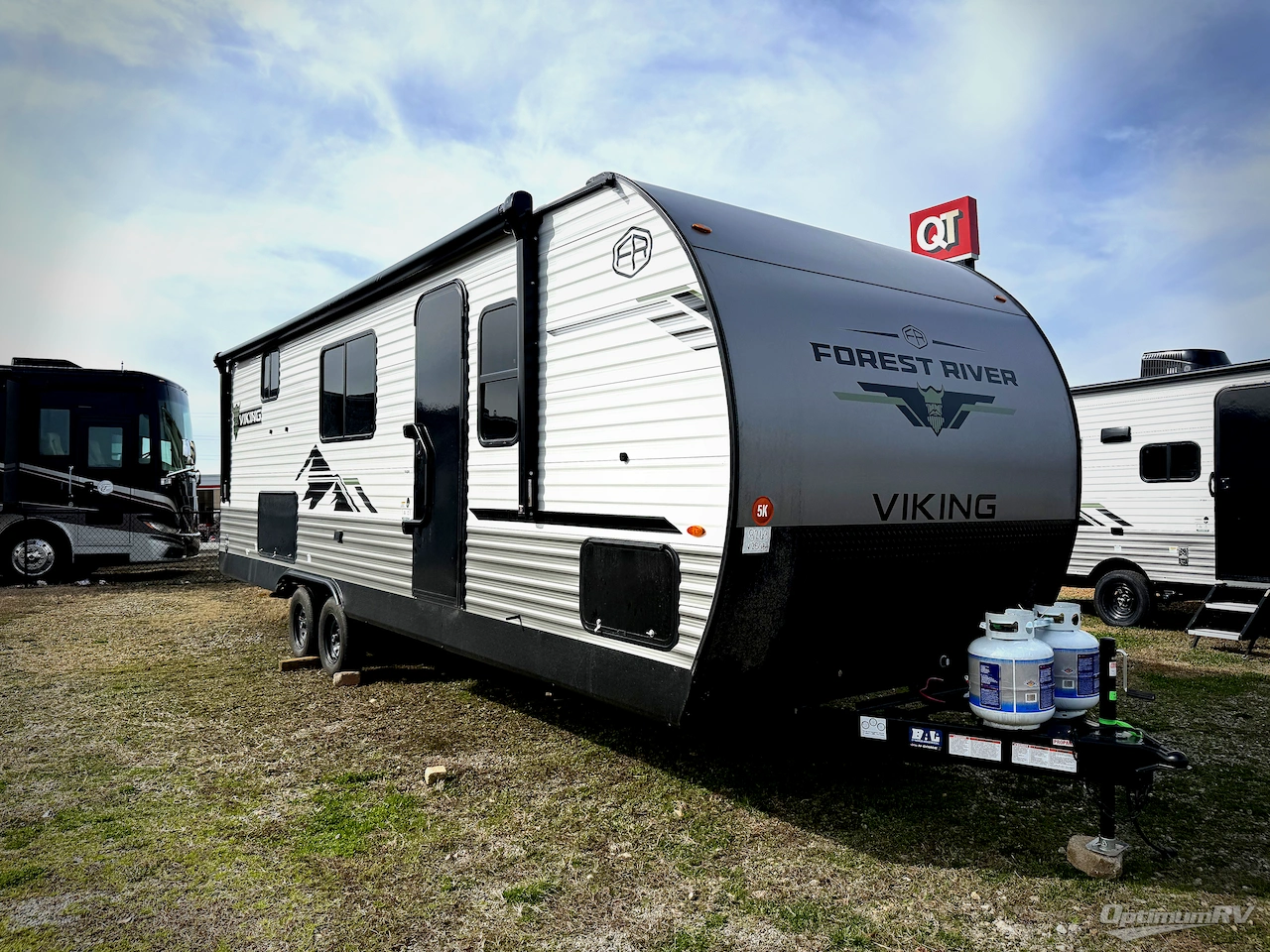 2026 Forest River Viking 5K Series 25QBH Photo 1