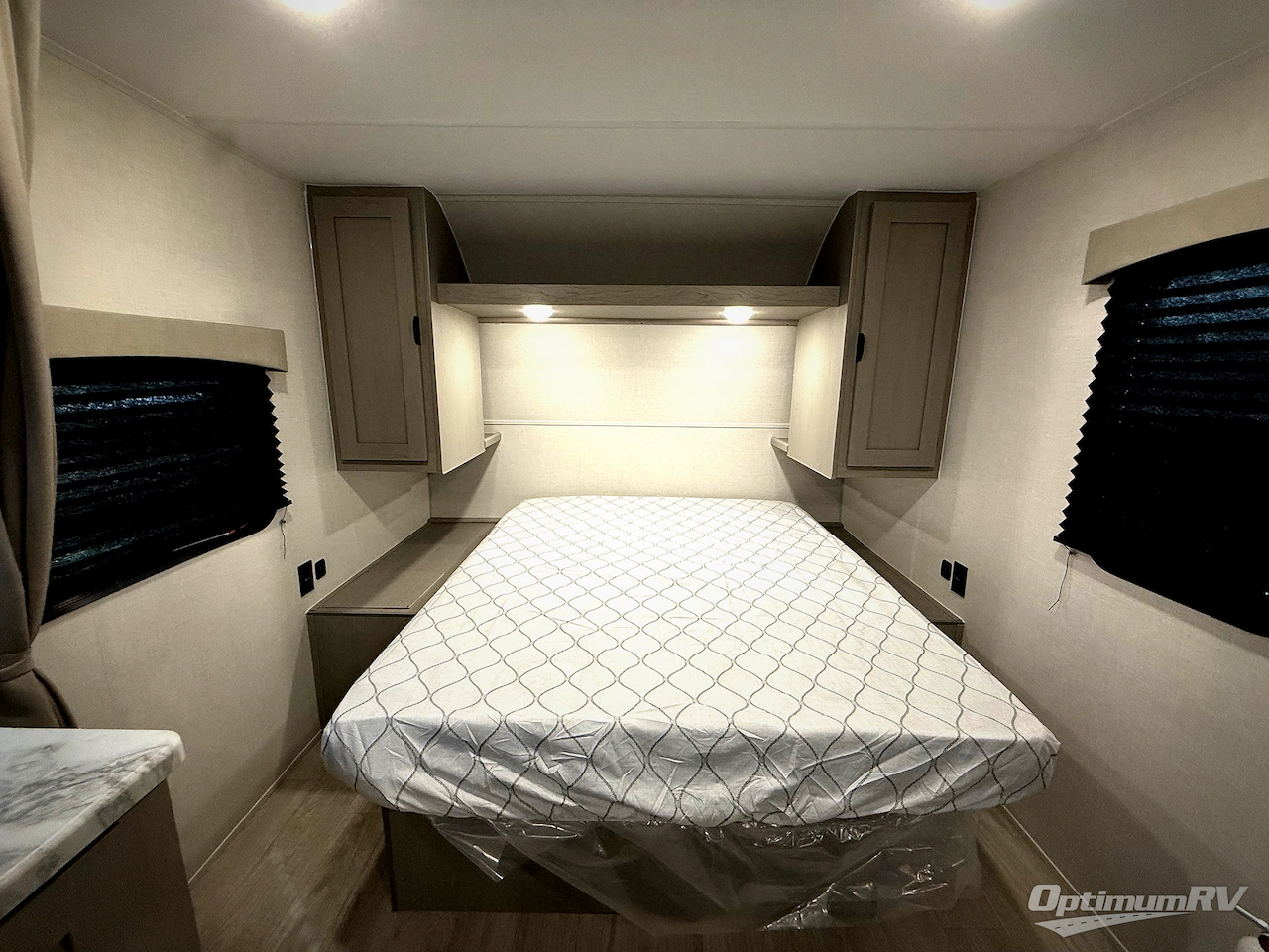 2026 Forest River Viking 5K Series 25QBH Photo 6