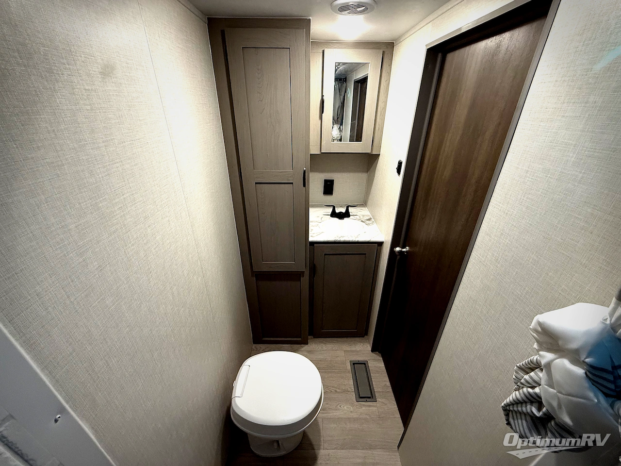 2026 Forest River Viking 5K Series 25QBH Photo 18