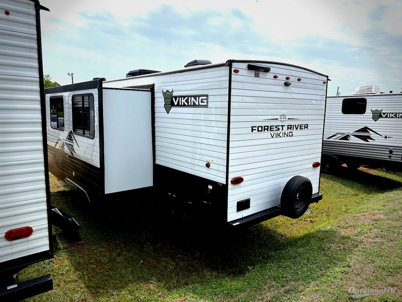 2026 Forest River Viking 6K Series 25RB Photo 3