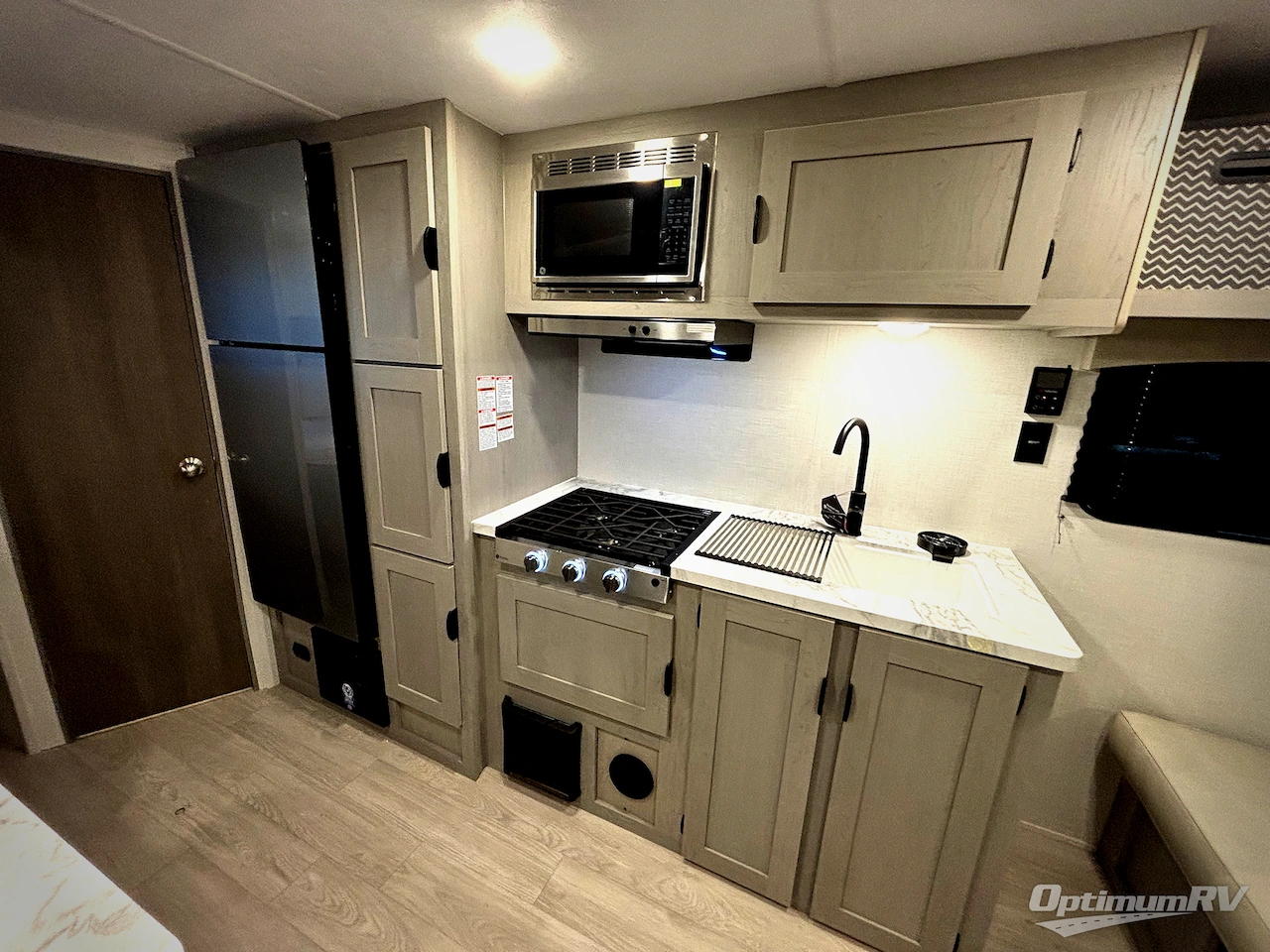 2026 Forest River Viking 5K Series 26BH Photo 9