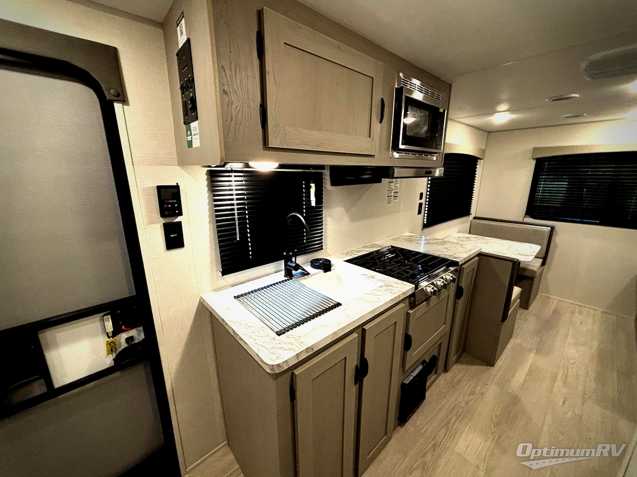 2026 Forest River Viking 5K Series 242MK Photo 10