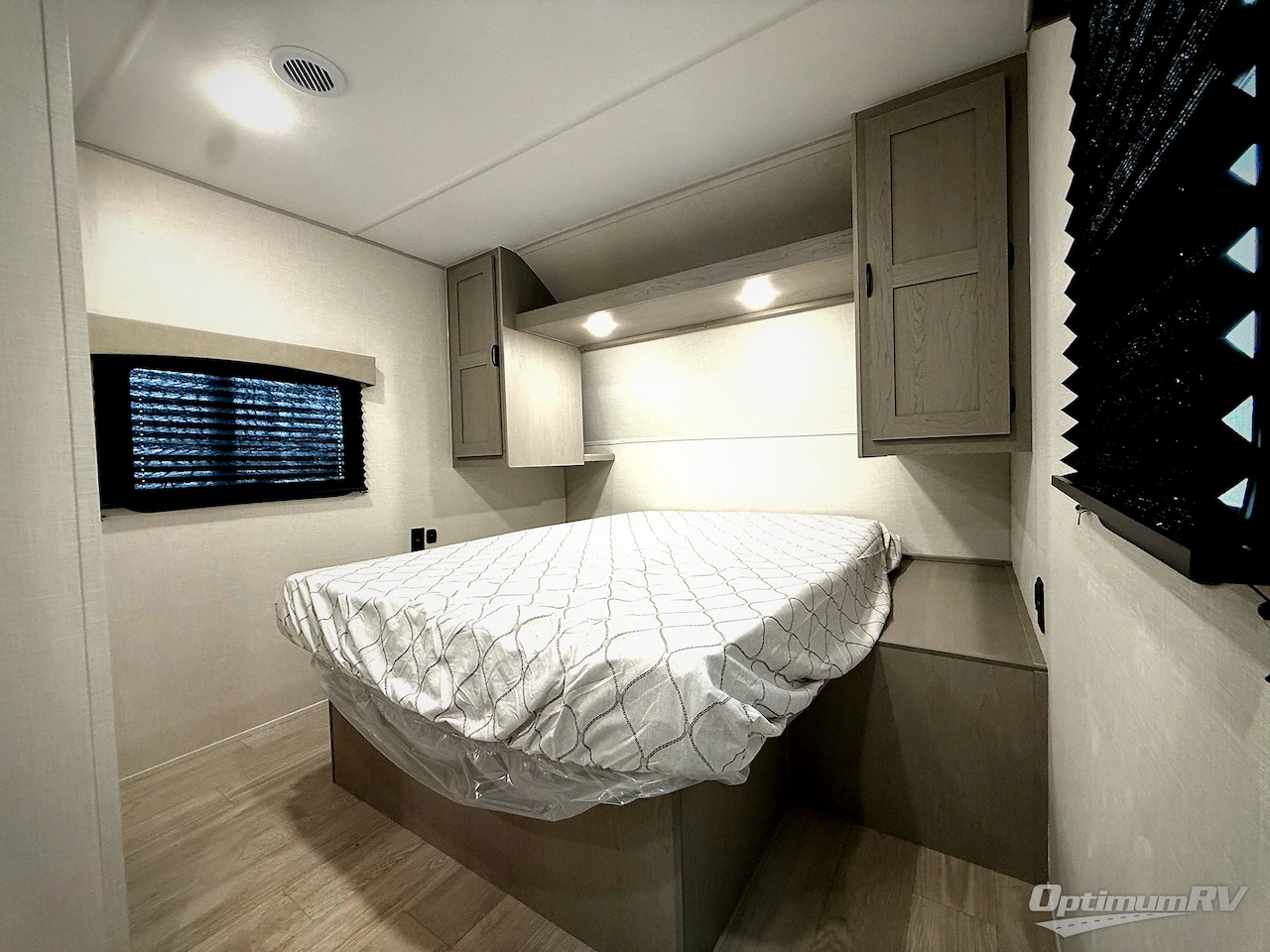 2026 Forest River Viking 5K Series 242MK Photo 7