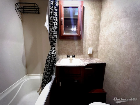 2016 Forest River Wildwood X-Lite 230BHXL RV Photo 4