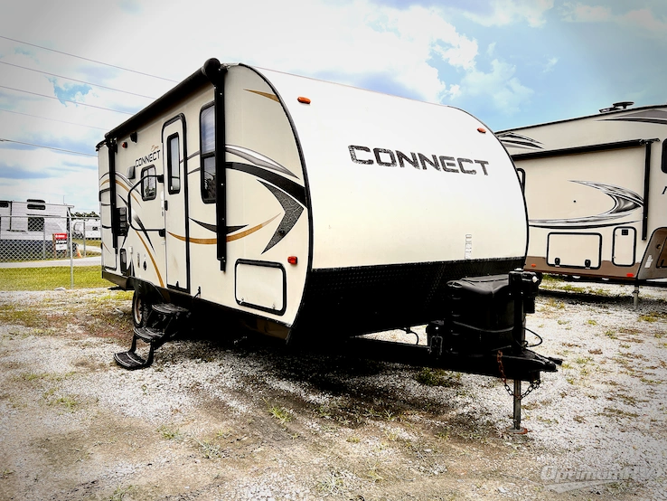 2015 KZ Spree Connect C220RBK RV Photo 1