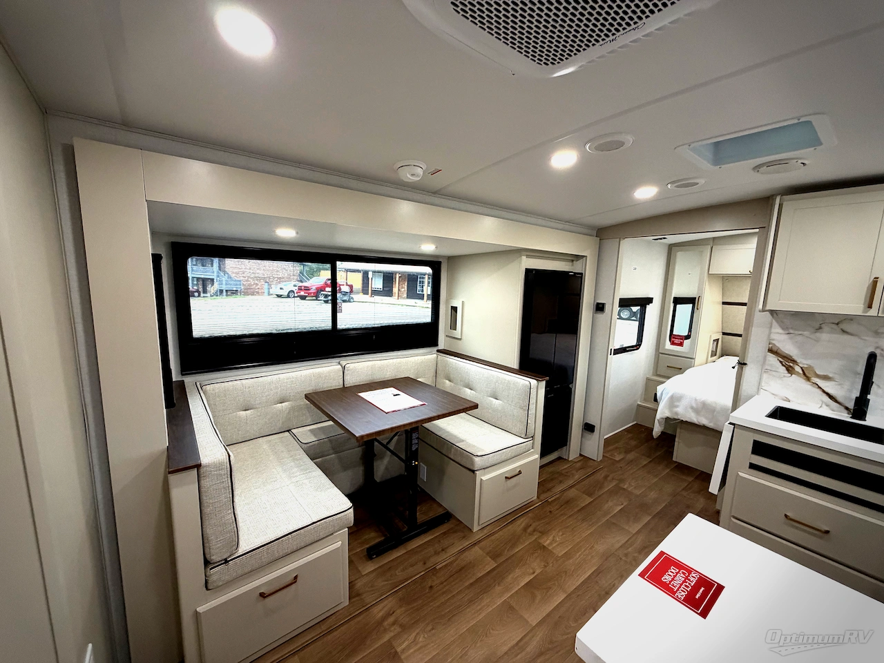 2027 Grand Design Imagine 2470BH Photo 11