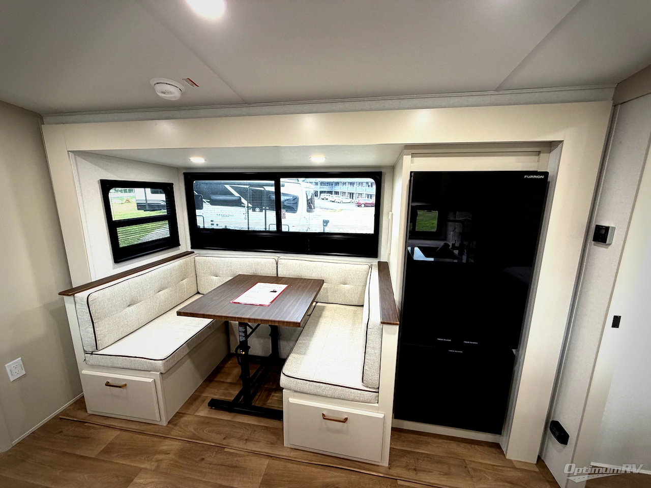 2027 Grand Design Imagine 2470BH Photo 12