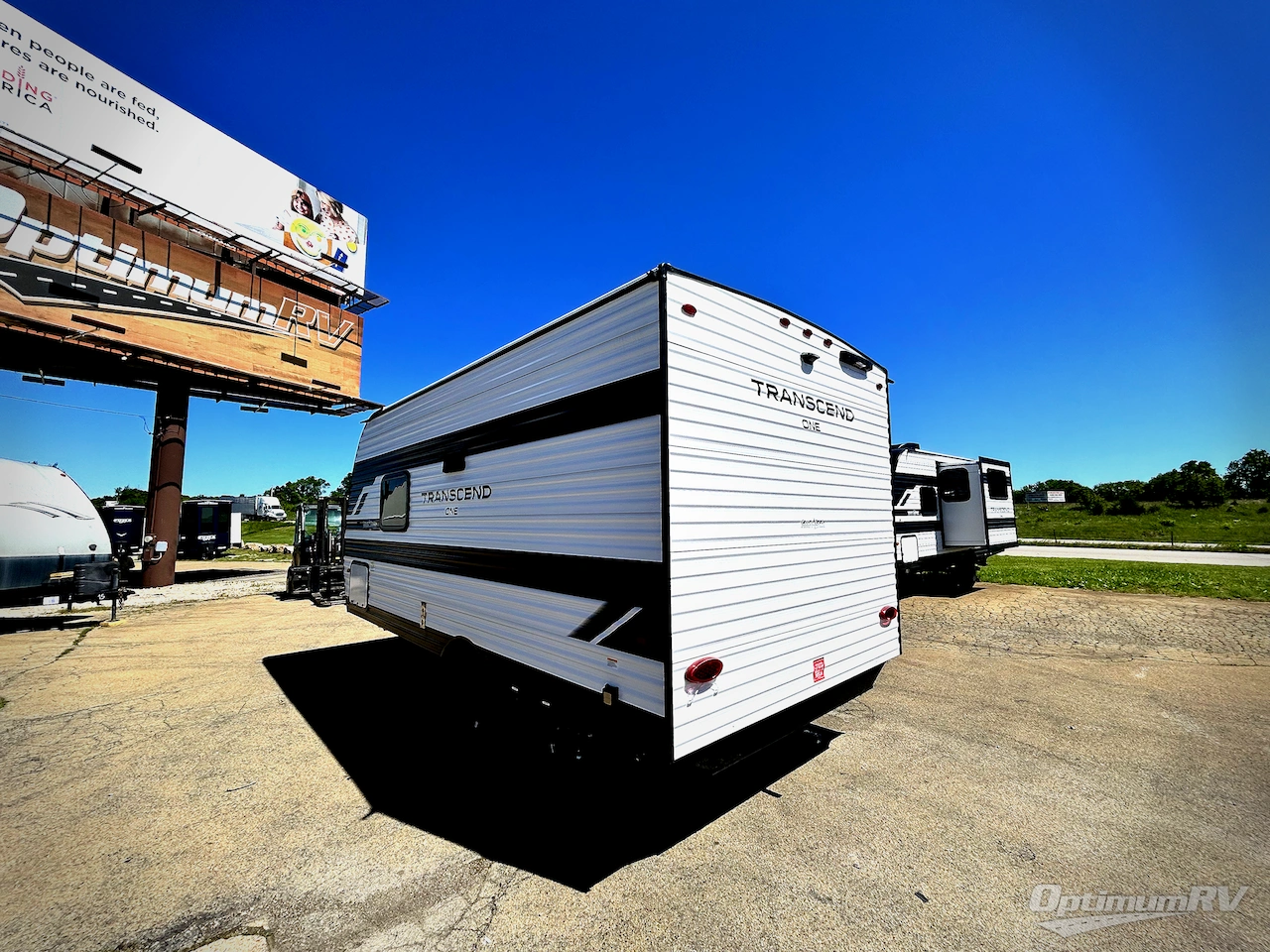 2025 Grand Design Transcend One 151RB Photo 3