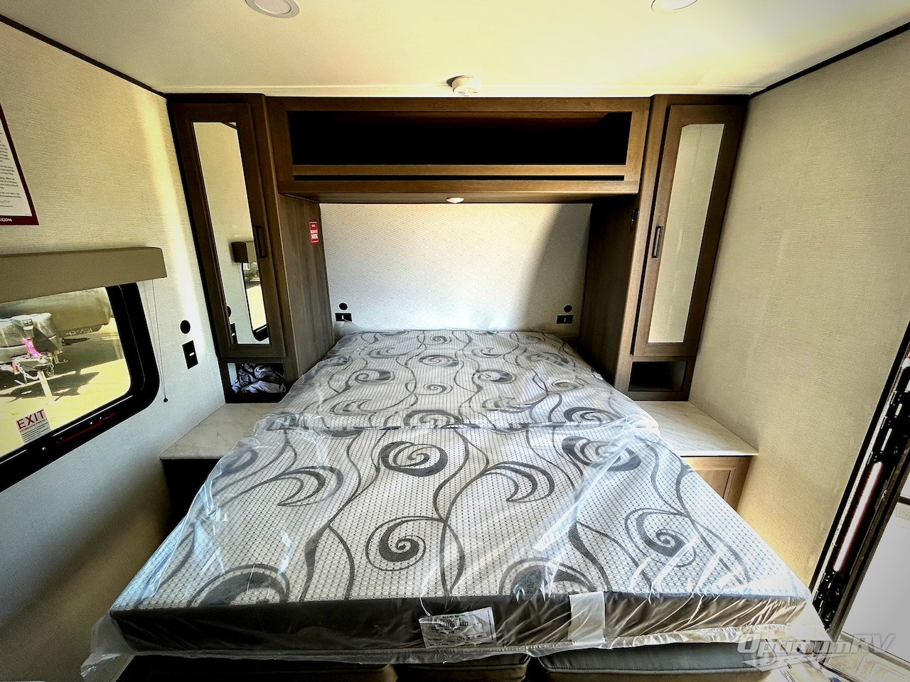 2025 Grand Design Transcend One 151RB Photo 9