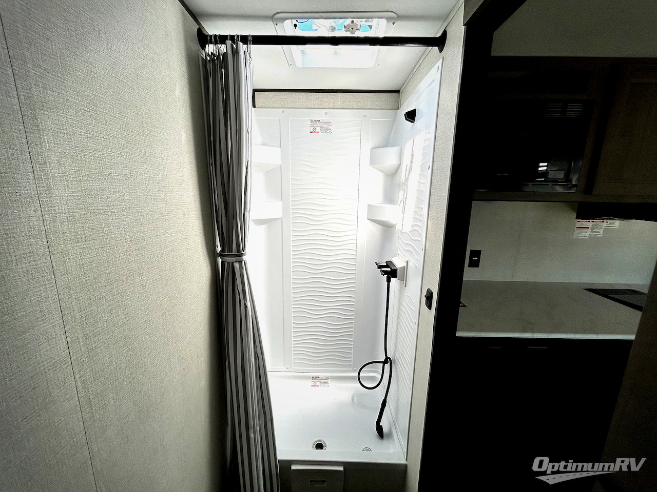 2025 Grand Design Transcend One 151RB Photo 12