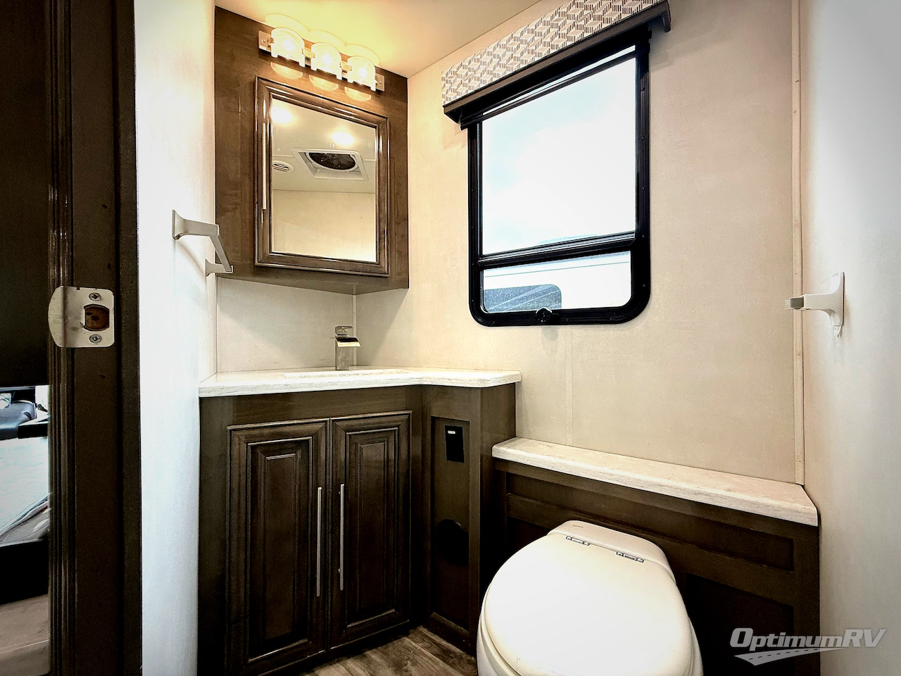 2020 Forest River Georgetown 7 Series 36D7 Photo 12