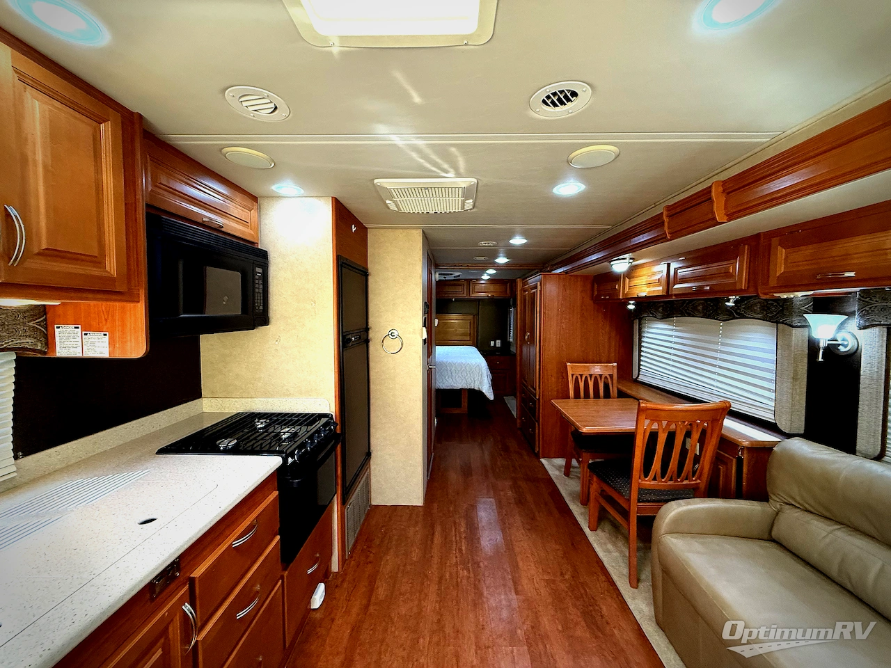 2011 Holiday Rambler Vacationer 30SFS Photo 4