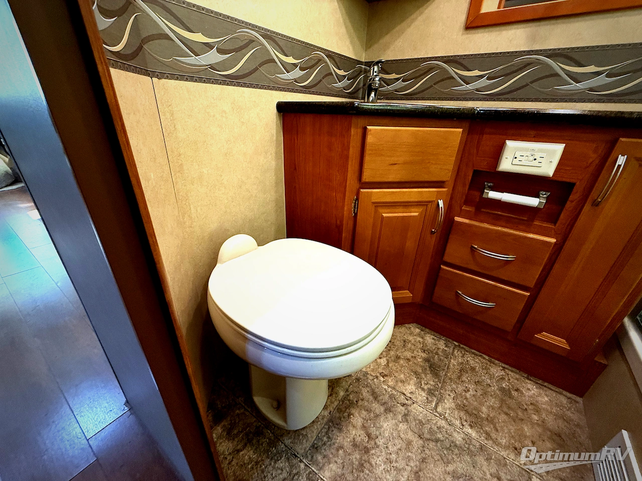 2011 Holiday Rambler Vacationer 30SFS Photo 13