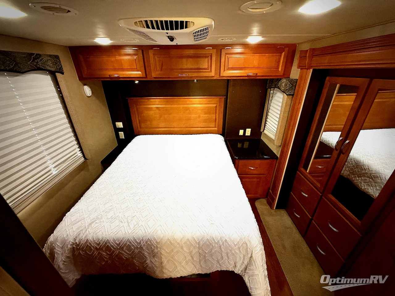 2011 Holiday Rambler Vacationer 30SFS Photo 14