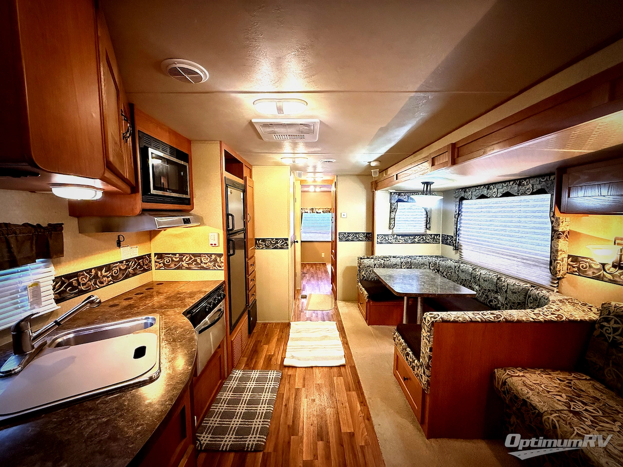 2011 Forest River Wildwood Heritage Glen 312QBUD Photo 4