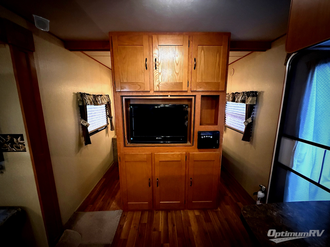 2011 Forest River Wildwood Heritage Glen 312QBUD Photo 6