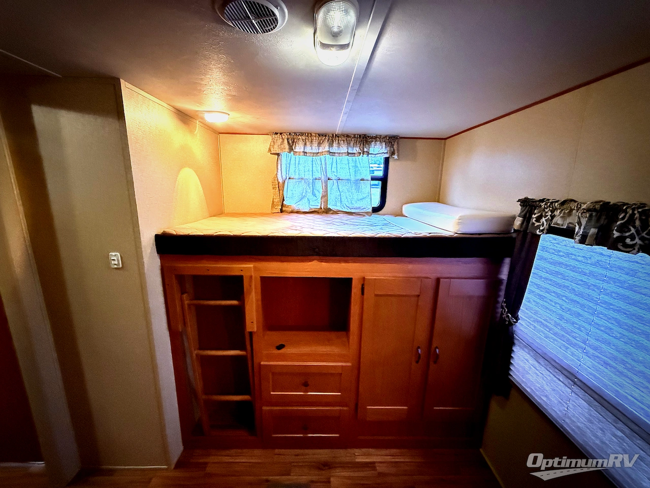 2011 Forest River Wildwood Heritage Glen 312QBUD Photo 18