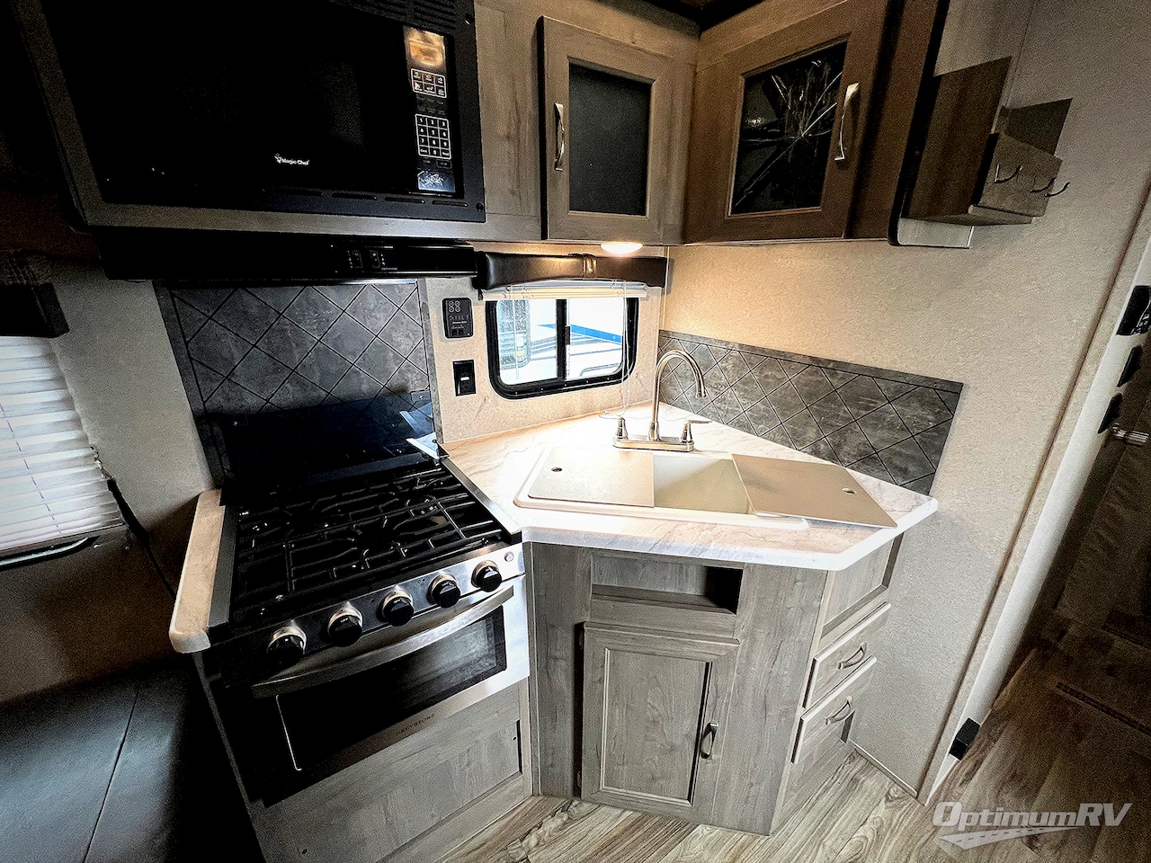 2019 Palomino Puma XLE Lite 25TFC Photo 10