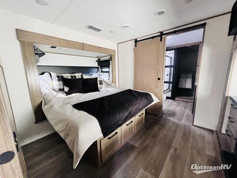 2025 KZ Durango Gold G366FBQ RV Photo 4
