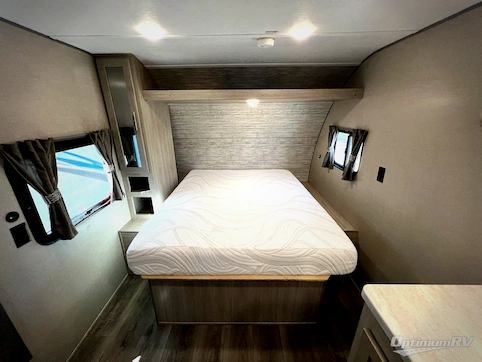 2023 Coachmen Catalina Summit Series 7 184FQS RV Photo 2