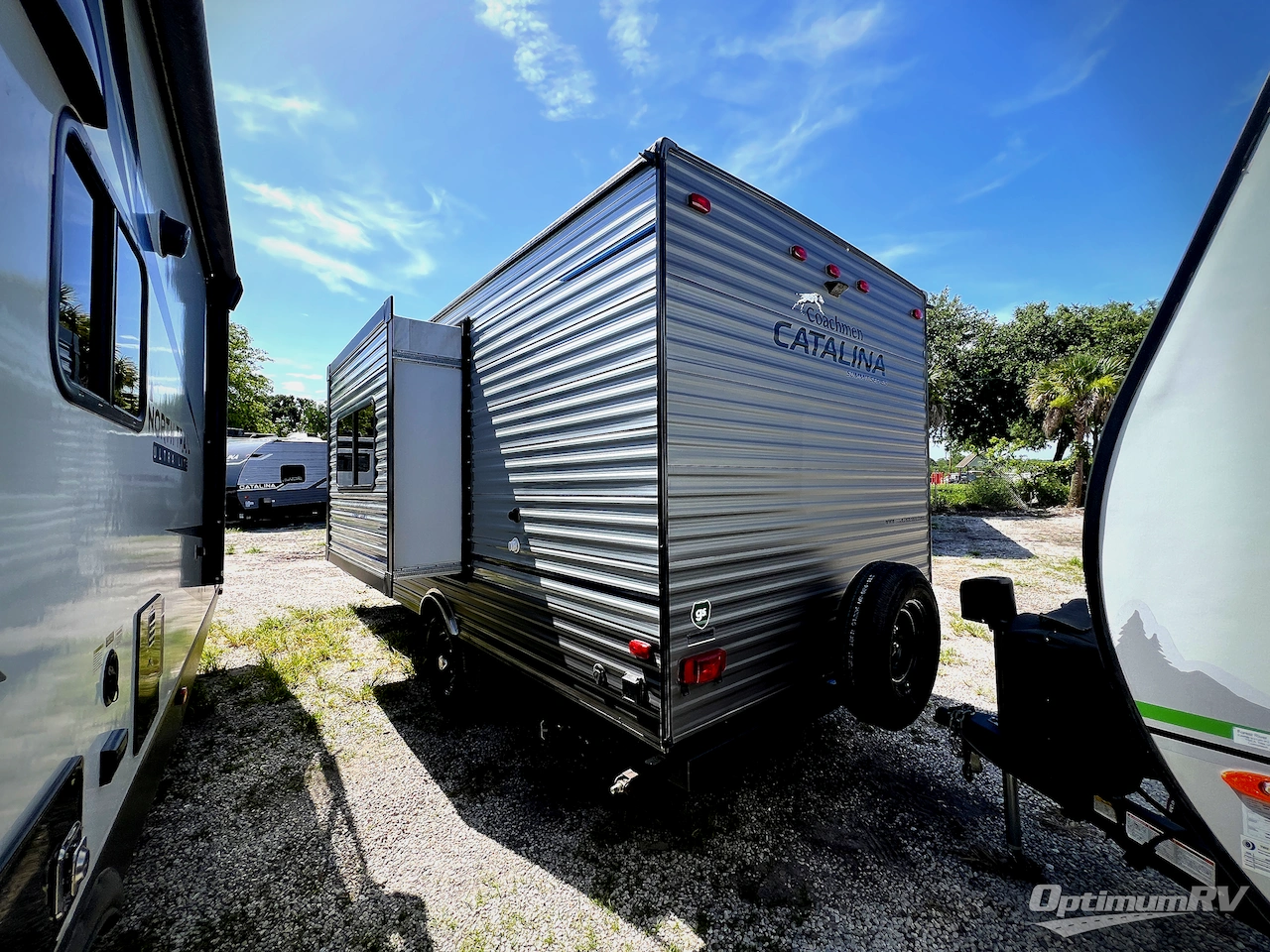2023 Coachmen Catalina Summit Series 7 184FQS Photo 2
