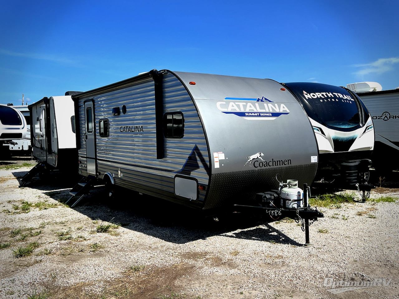 2023 Coachmen Catalina Summit Series 7 184FQS Photo 1
