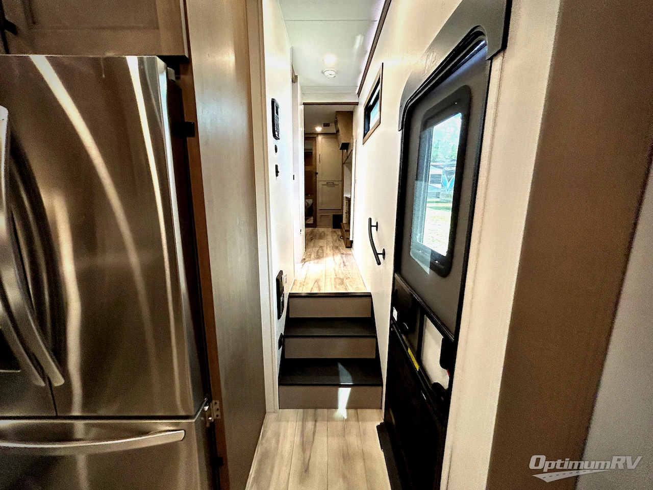 2026 KZ Durango Gold G393MKF Photo 7