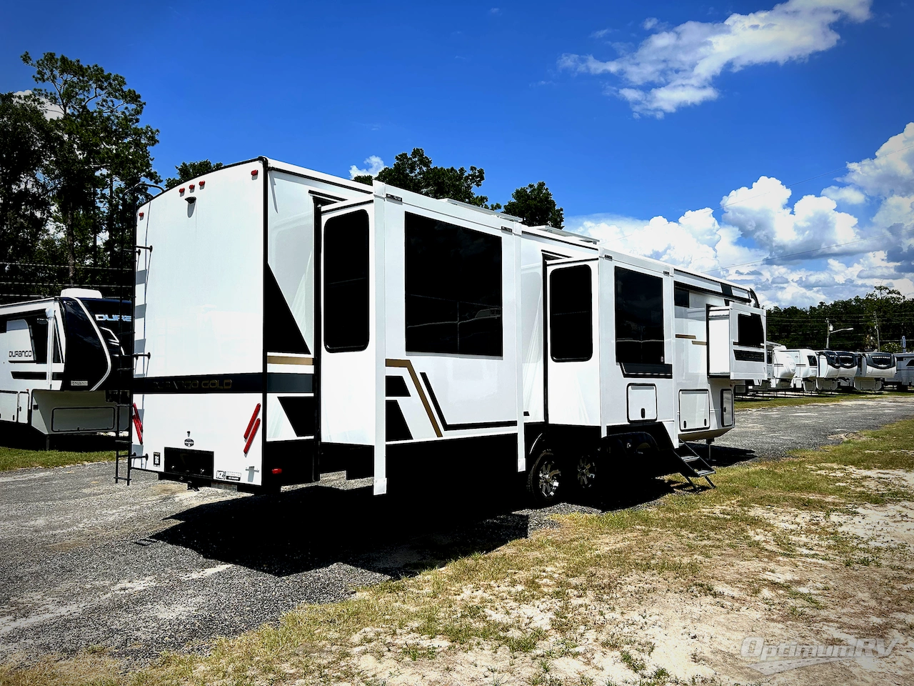 2026 KZ Durango Gold G393MKF Photo 2