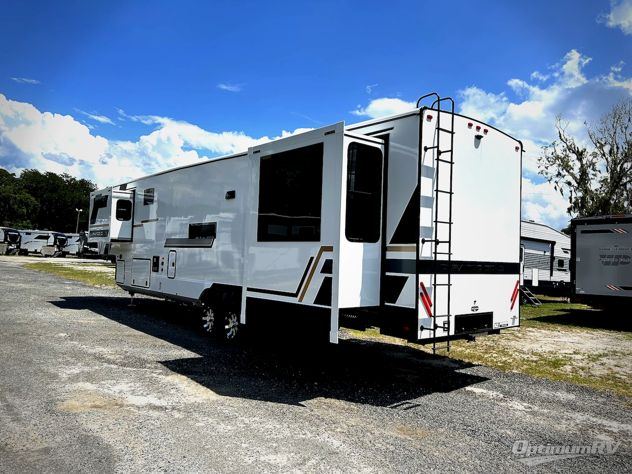 2026 KZ Durango Gold G393MKF Photo 3