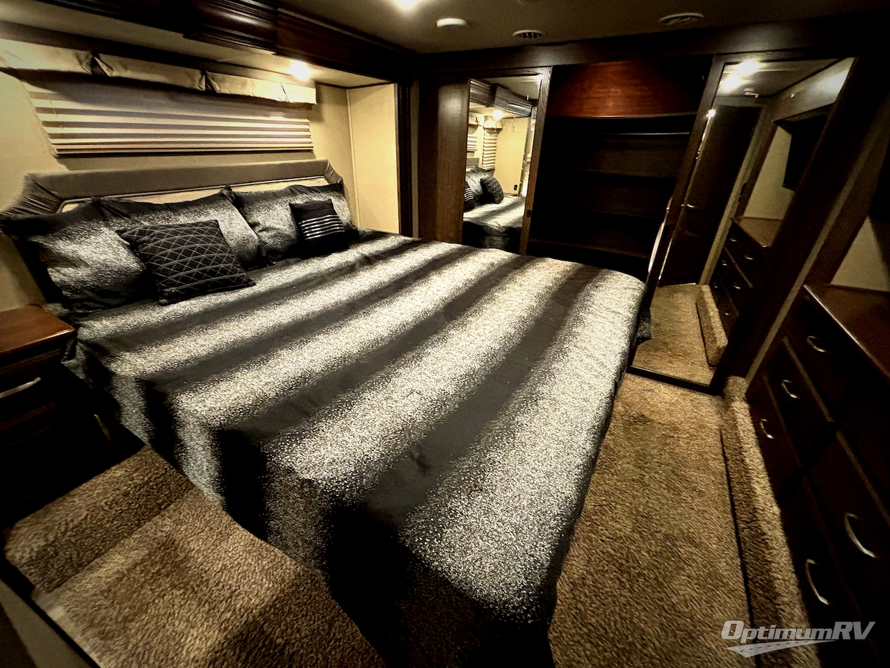 2016 Grand Design Solitude 369RL Photo 8