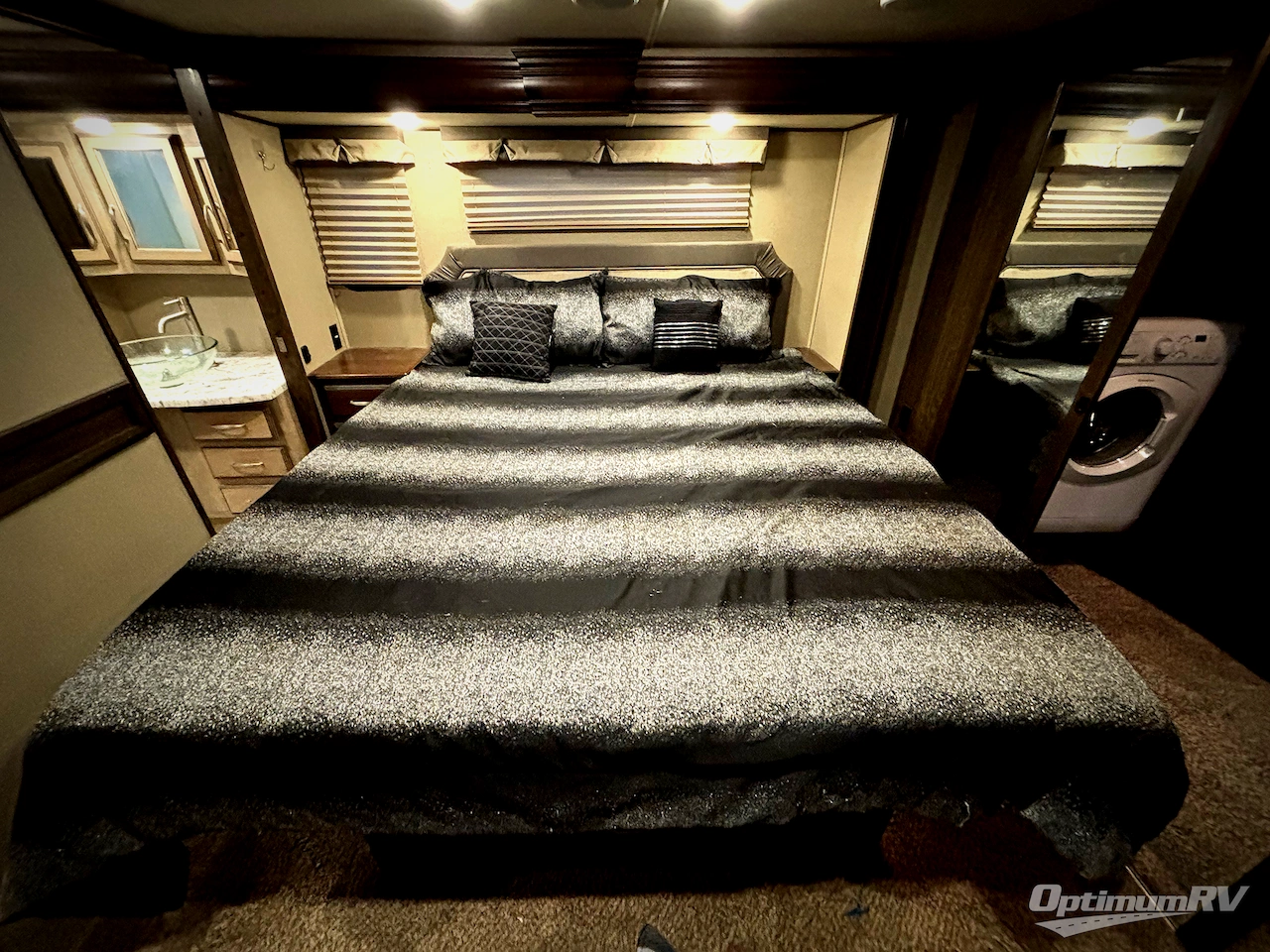 2016 Grand Design Solitude 369RL Photo 9