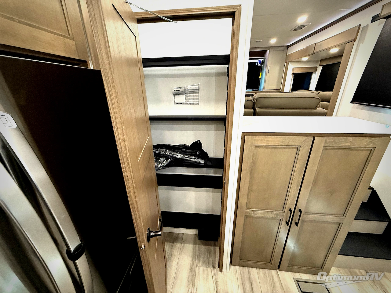 2026 KZ Durango Gold G388FLS Photo 11