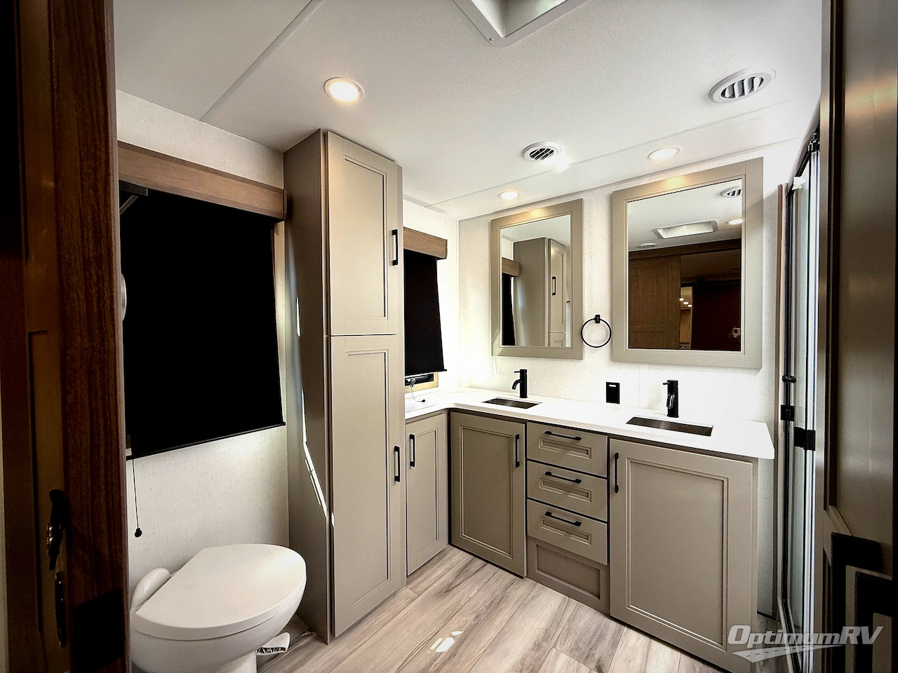2026 KZ Durango Gold G388FLS Photo 24
