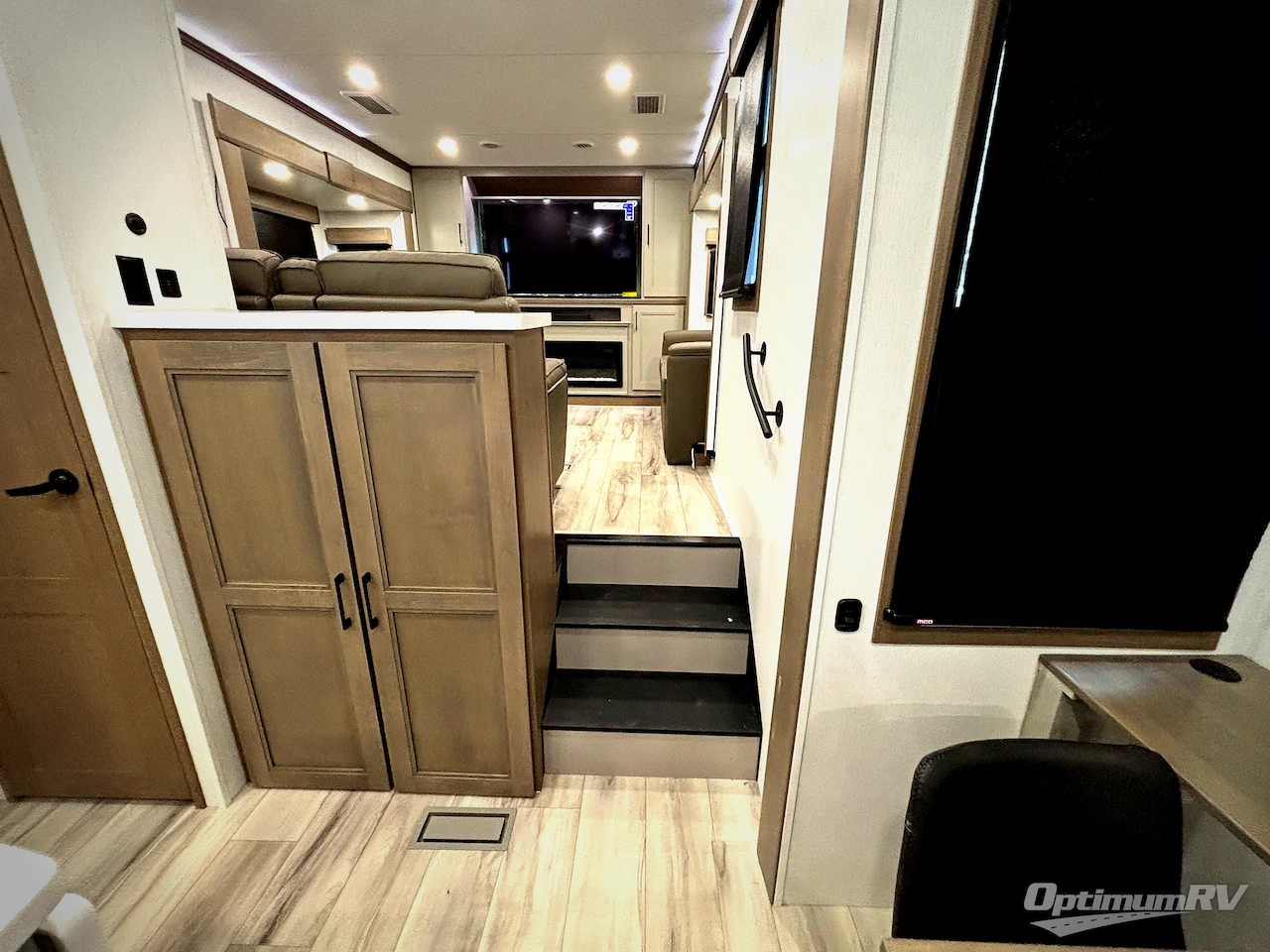 2026 KZ Durango Gold G388FLS Photo 7