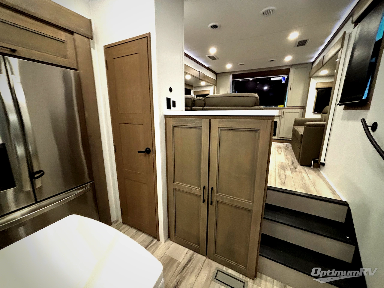 2026 KZ Durango Gold G388FLS Photo 13