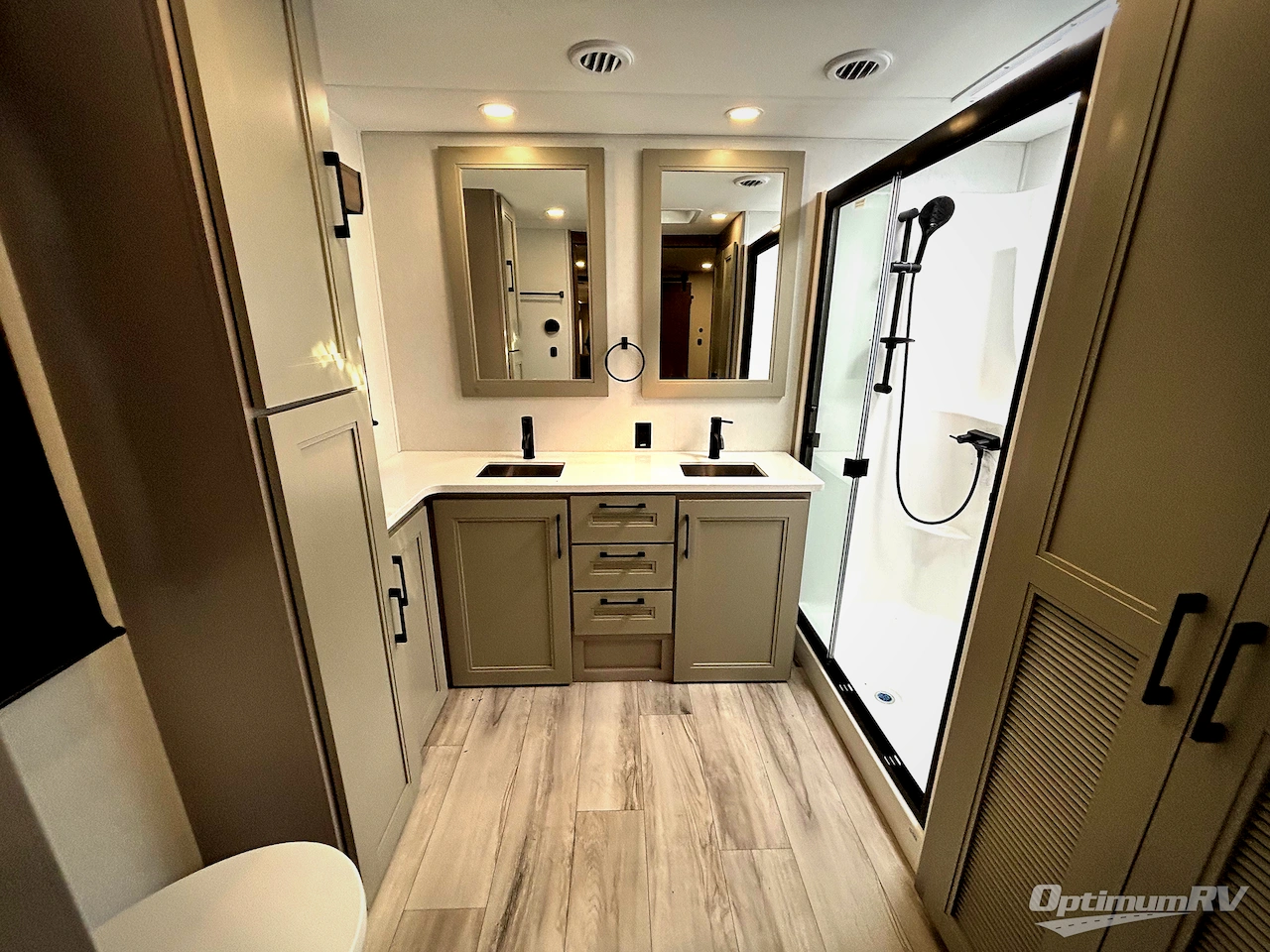 2026 KZ Durango Gold G388FLS Photo 22