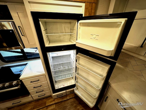 2022 Keystone Arcadia 377RL RV Photo 2