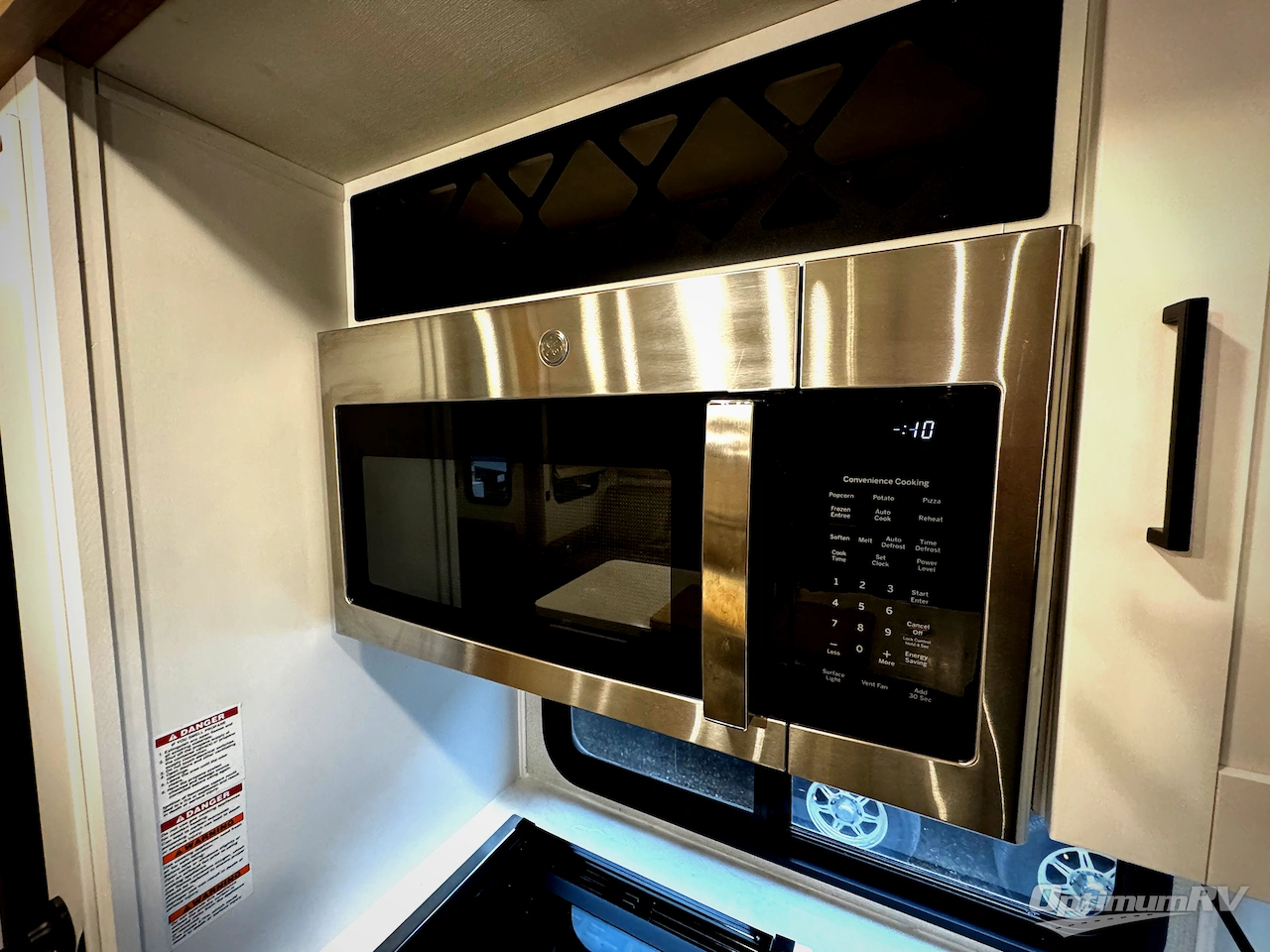 2022 Keystone Arcadia 377RL Photo 8